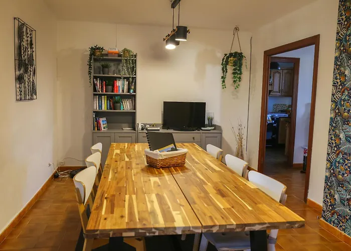 Beachfront Surf & Holiday House, Charming & Quiet